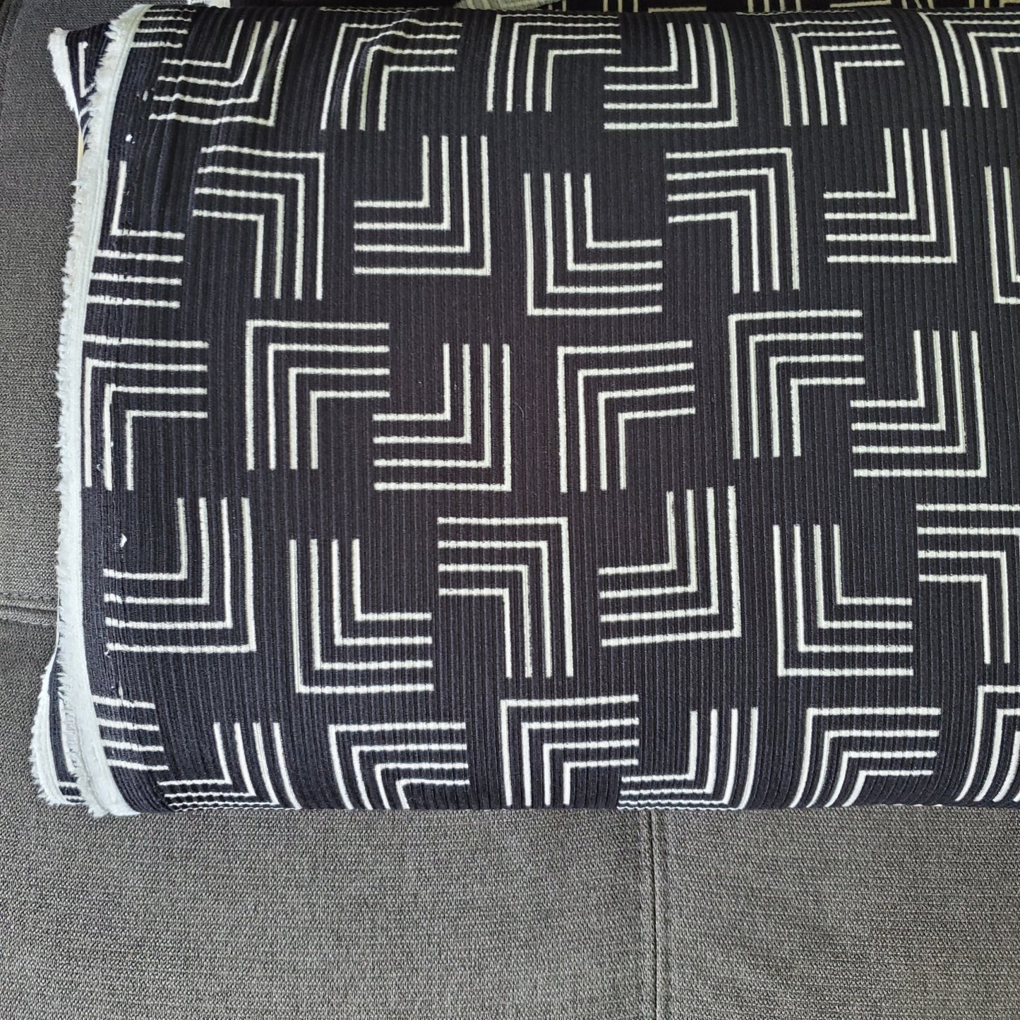 Black/Taupe Geo Rib Print