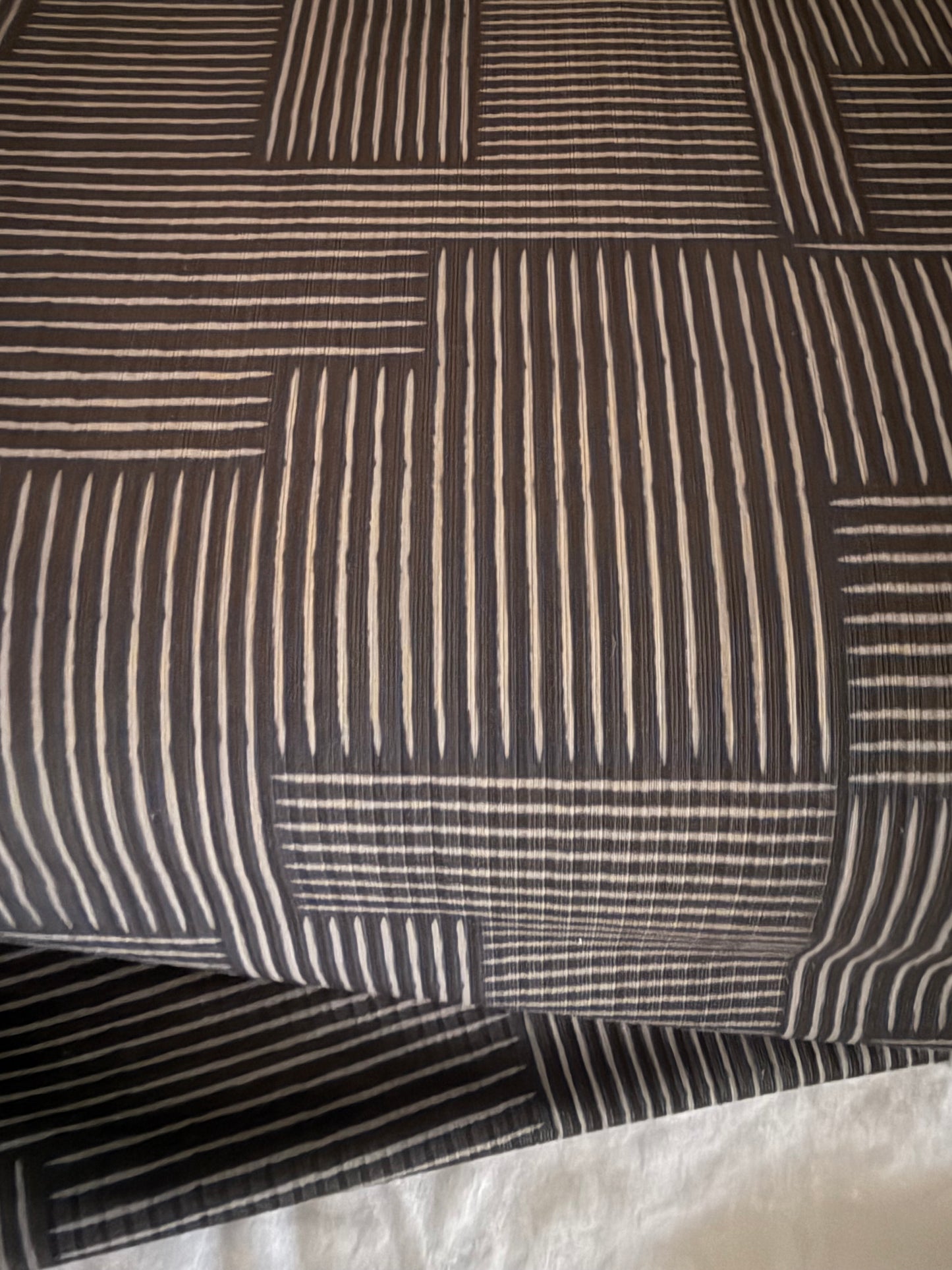 Modern Grid Charcoal