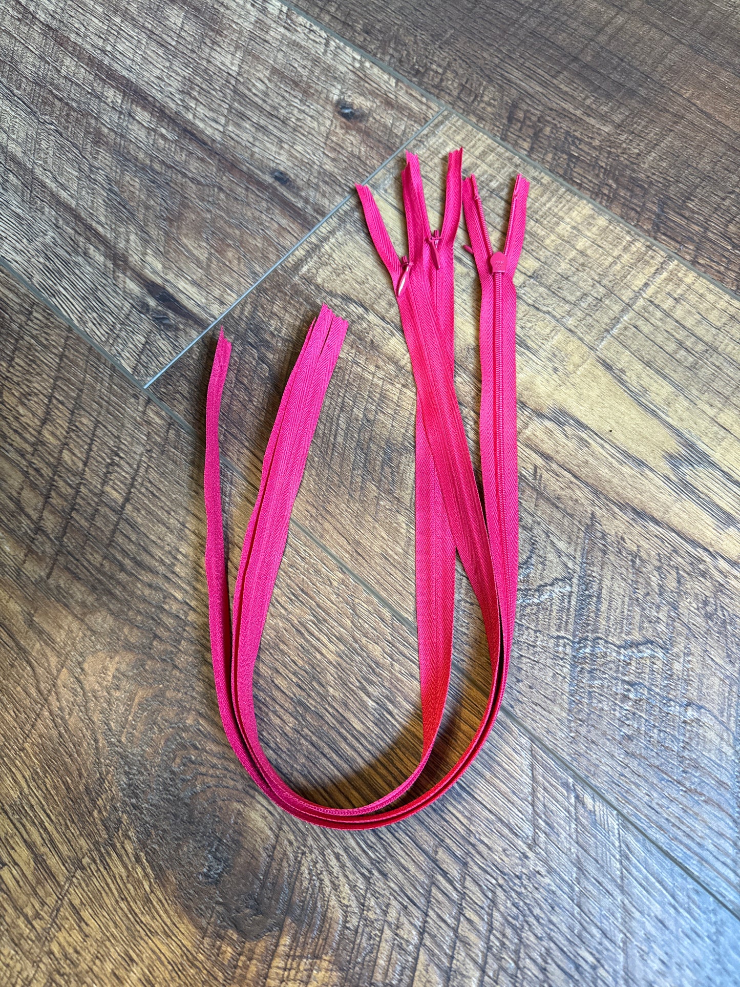 Hot pink invisible 22” zipper
