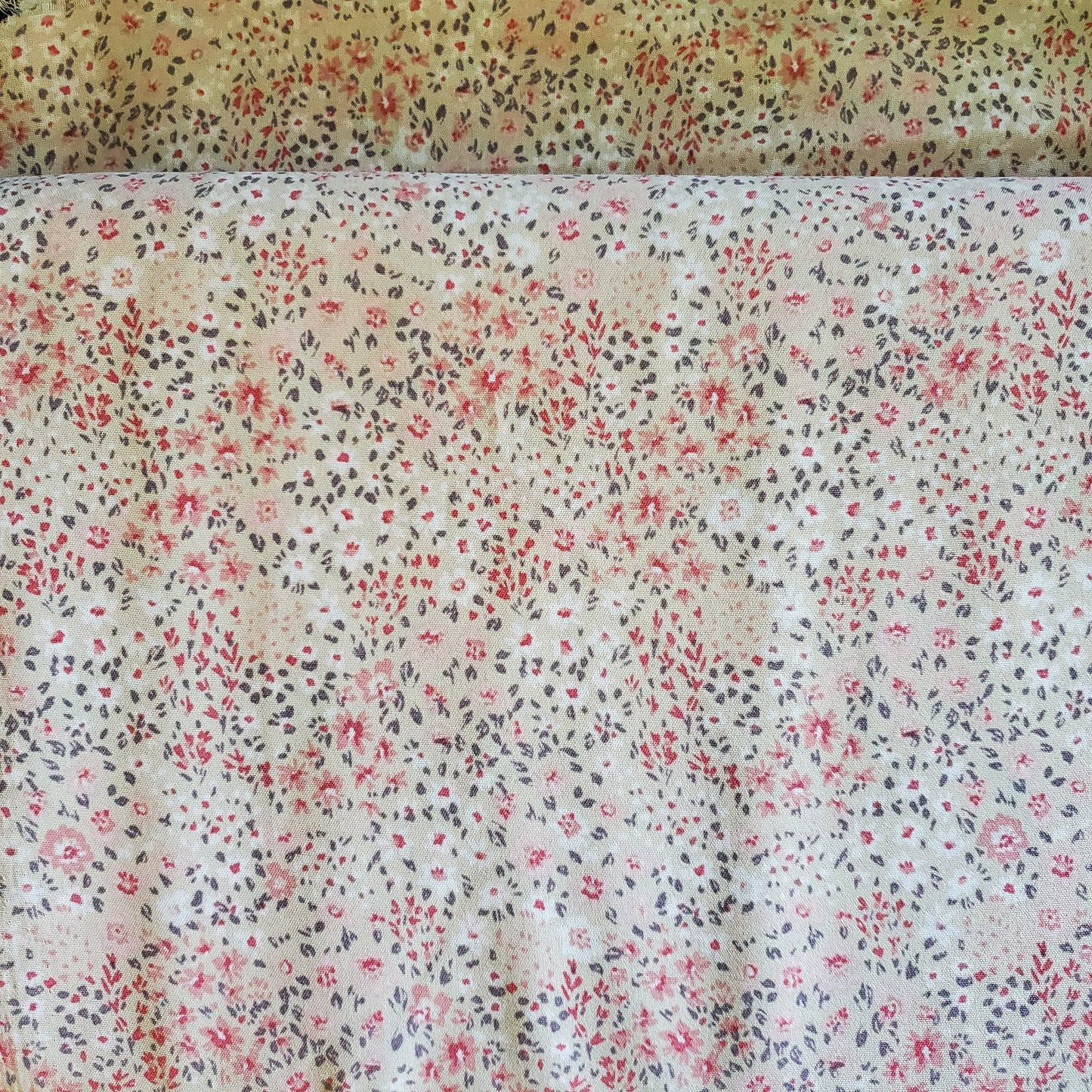 Blush Poly Ditsy Floral