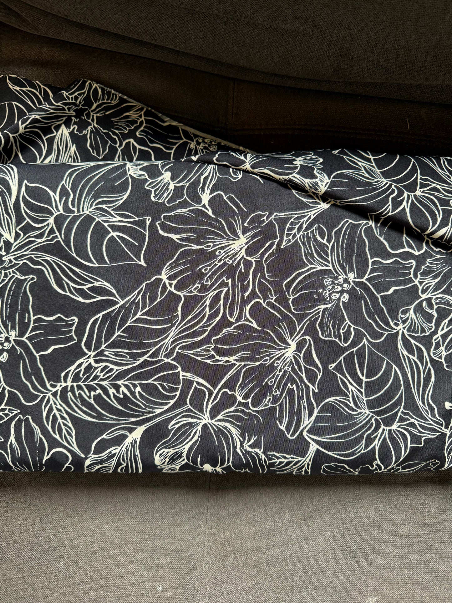 Grace floral in Black