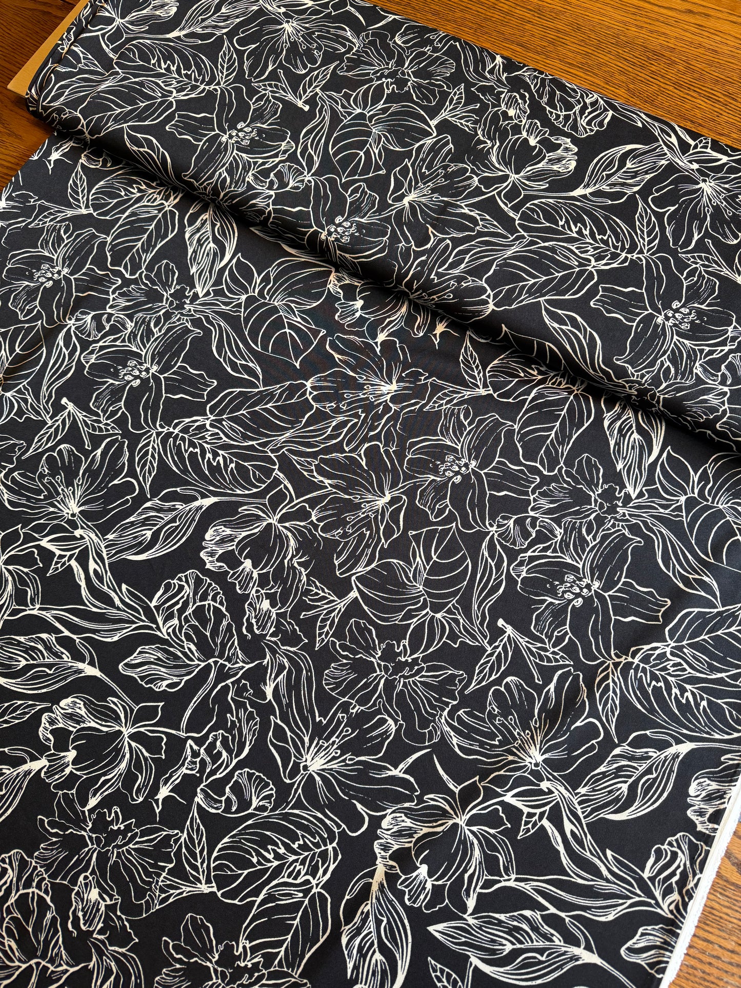 Grace floral in Black