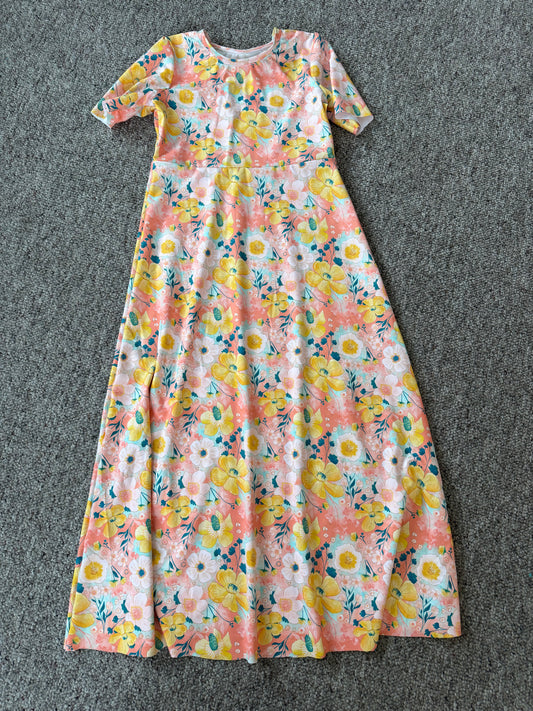 Peach floral size 7