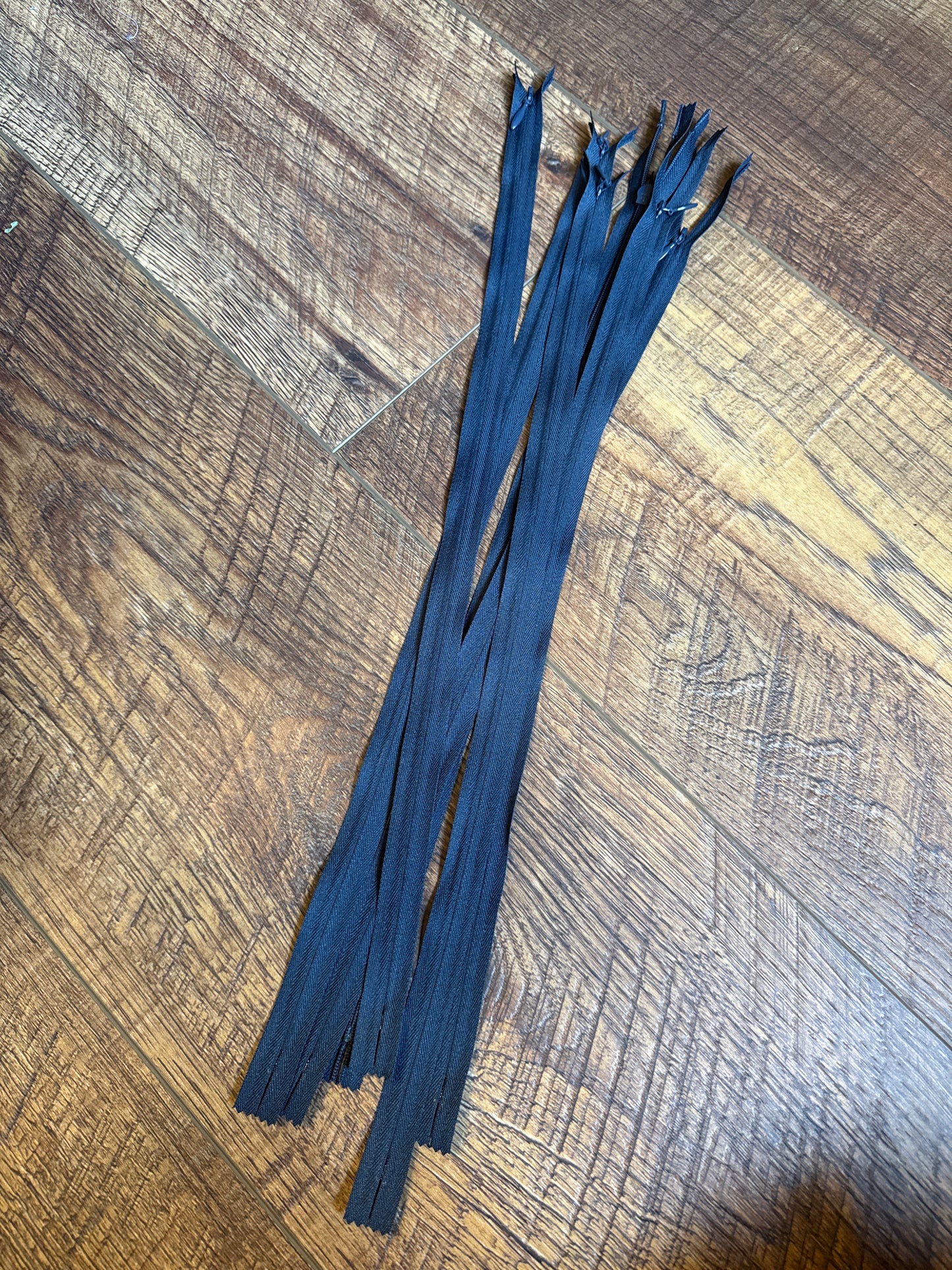 Navy invisible 18” zipper