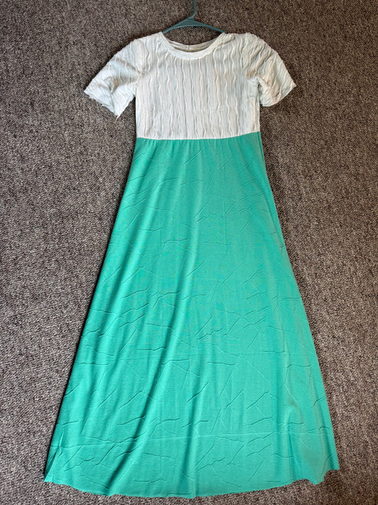 Teal/white size 7